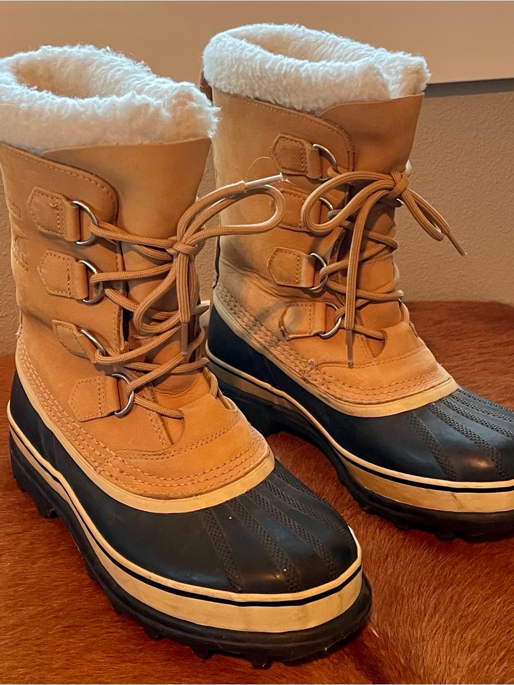 Sorel Caribou Women's Insulated Tan and Navy Winter Boots